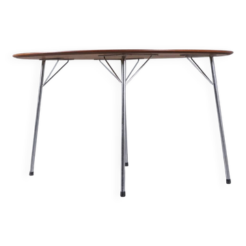 Mod. 3600 dining table by Arne Jacobsen for Fritz Hansen