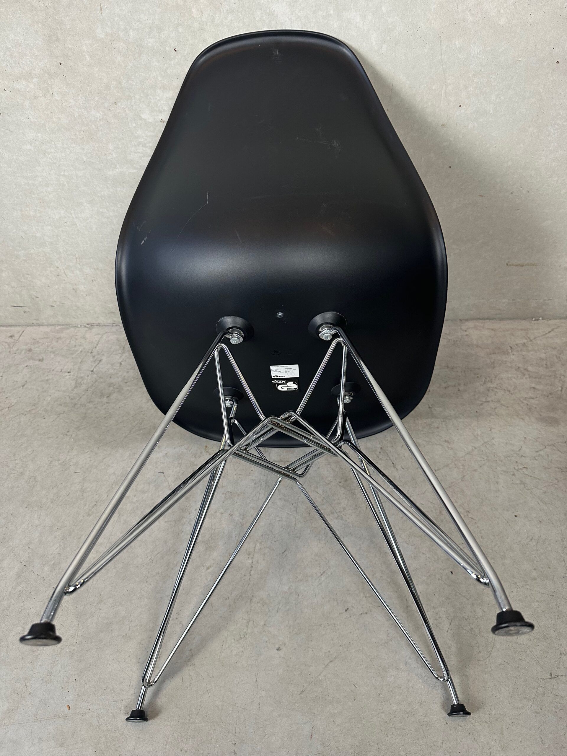2x Eames design DSR chairs – Vitra