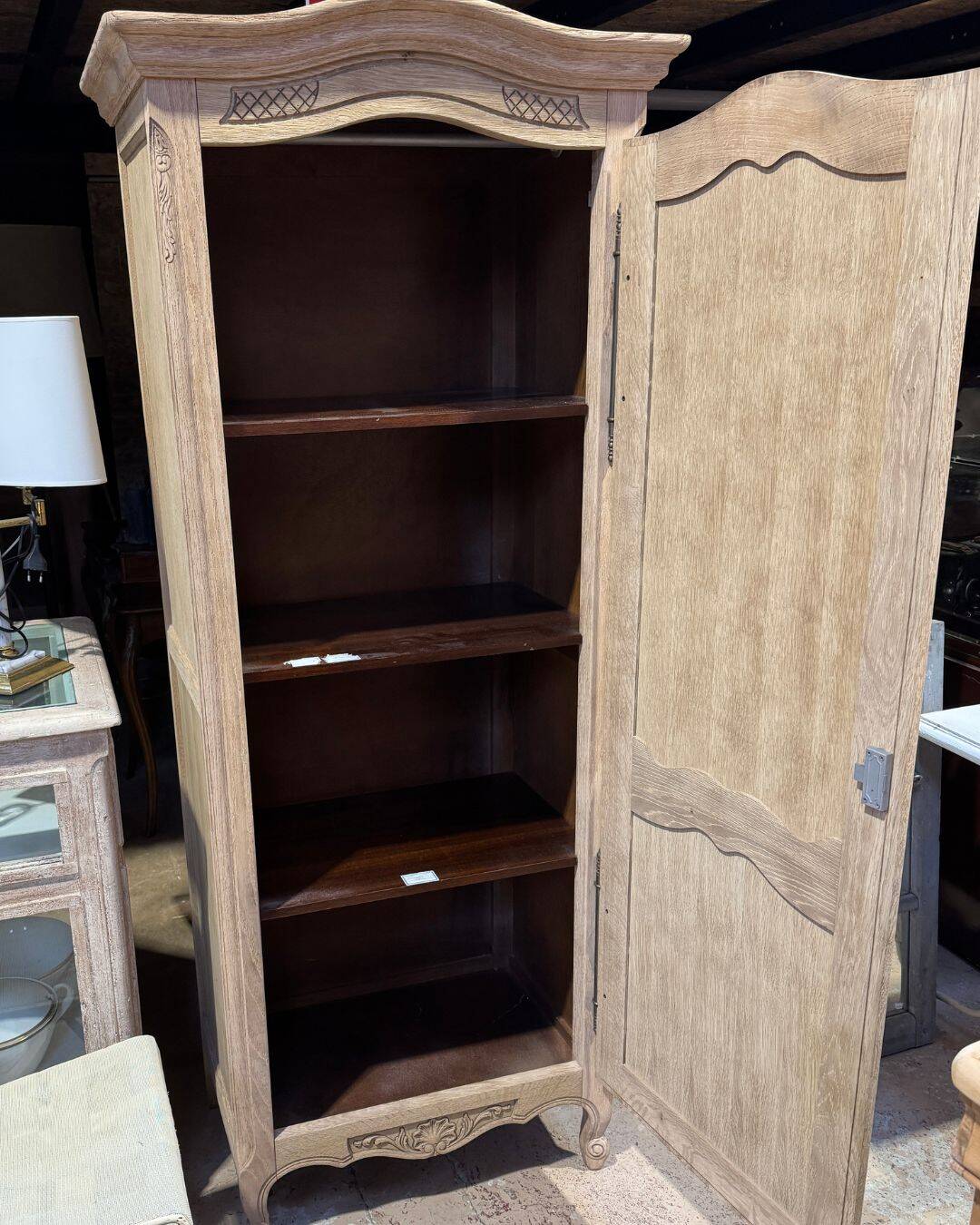 Sandblasted oak bonnetière - 1960s/70s