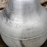 Pourer shaped ice bucket