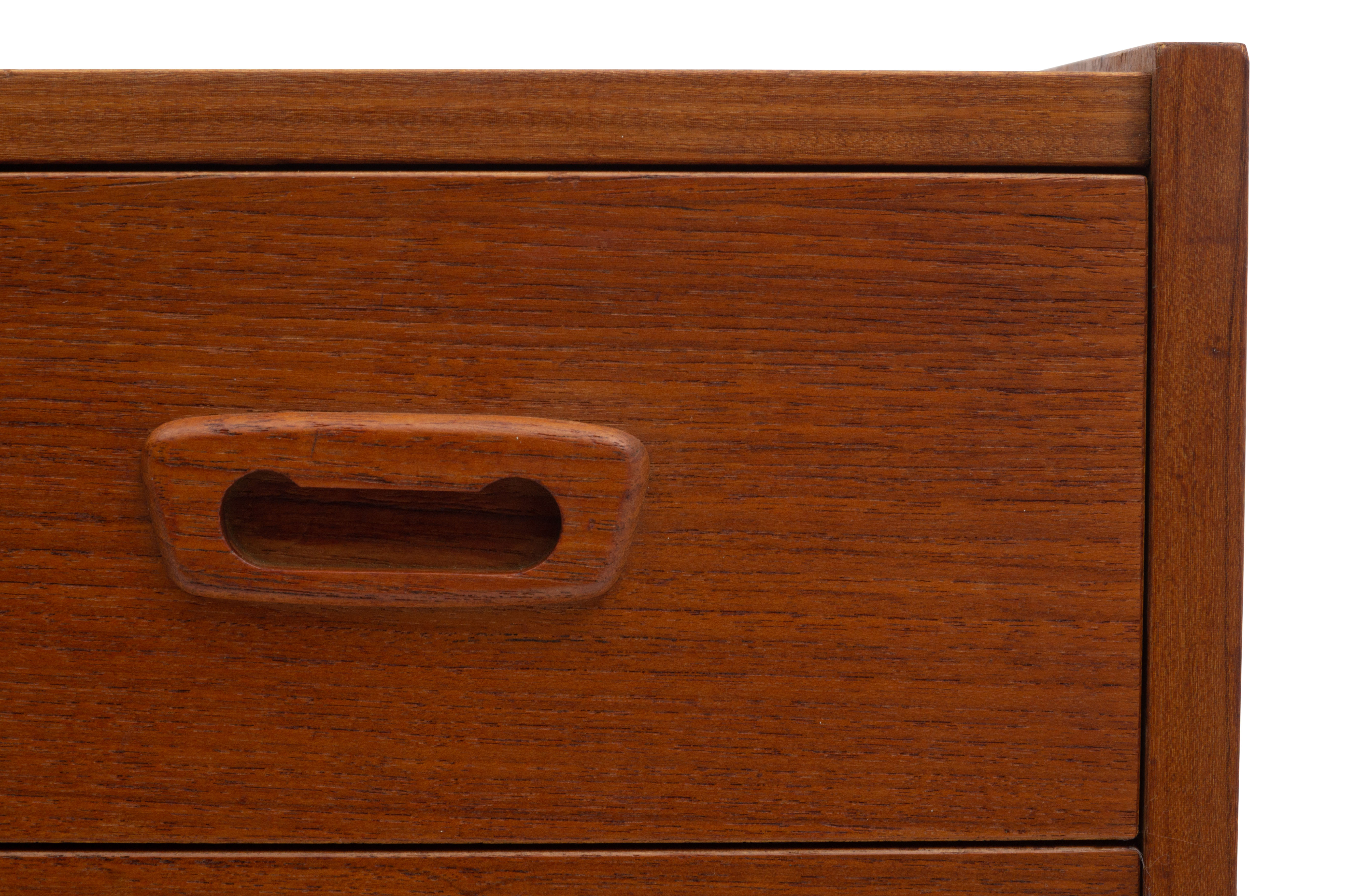 Vintage Scandinavian chest of drawers