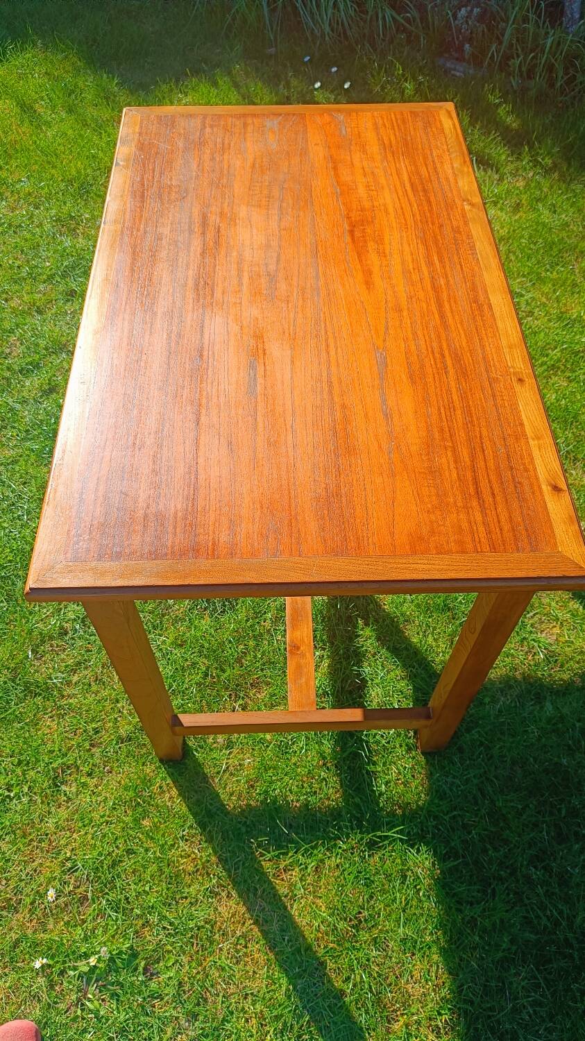 Table de ferme ancienne en bois – authenticité & charme rustique