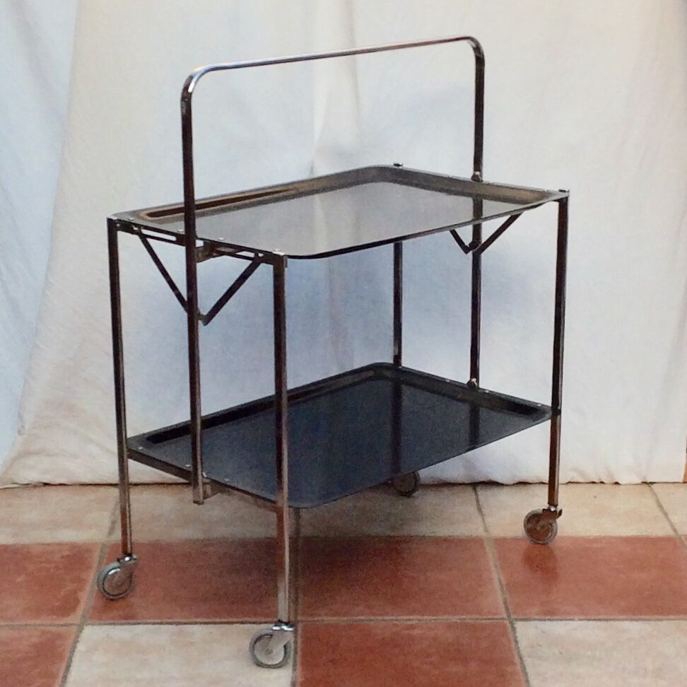 Folding dessert table rolling towards the 1970s numbered dimension: H -82cm- L-41cm- Pr-41cm-