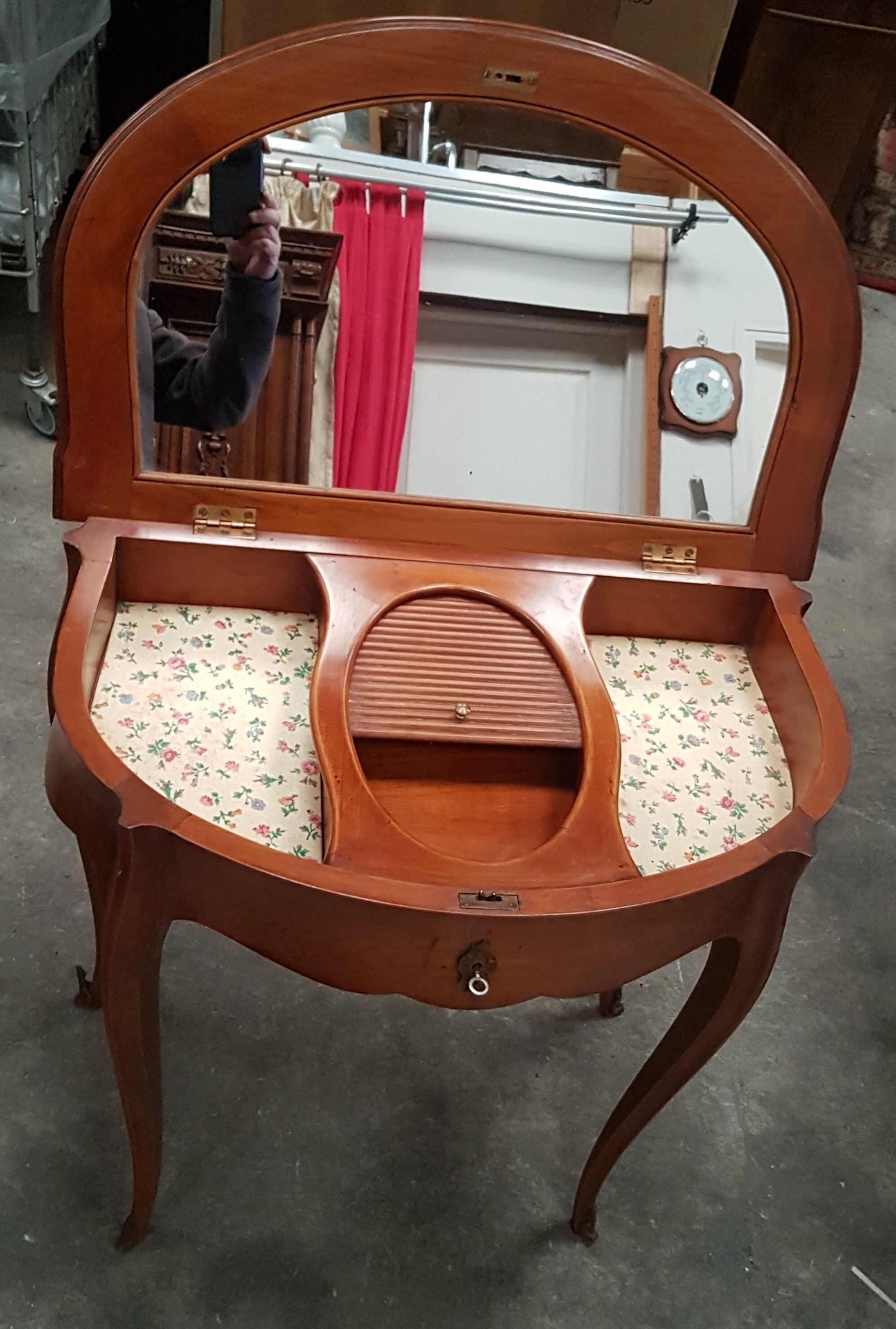 former Table hairdresser console marquetry