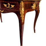 Bureau en marqueterie et bronze doré signé rinck à paris