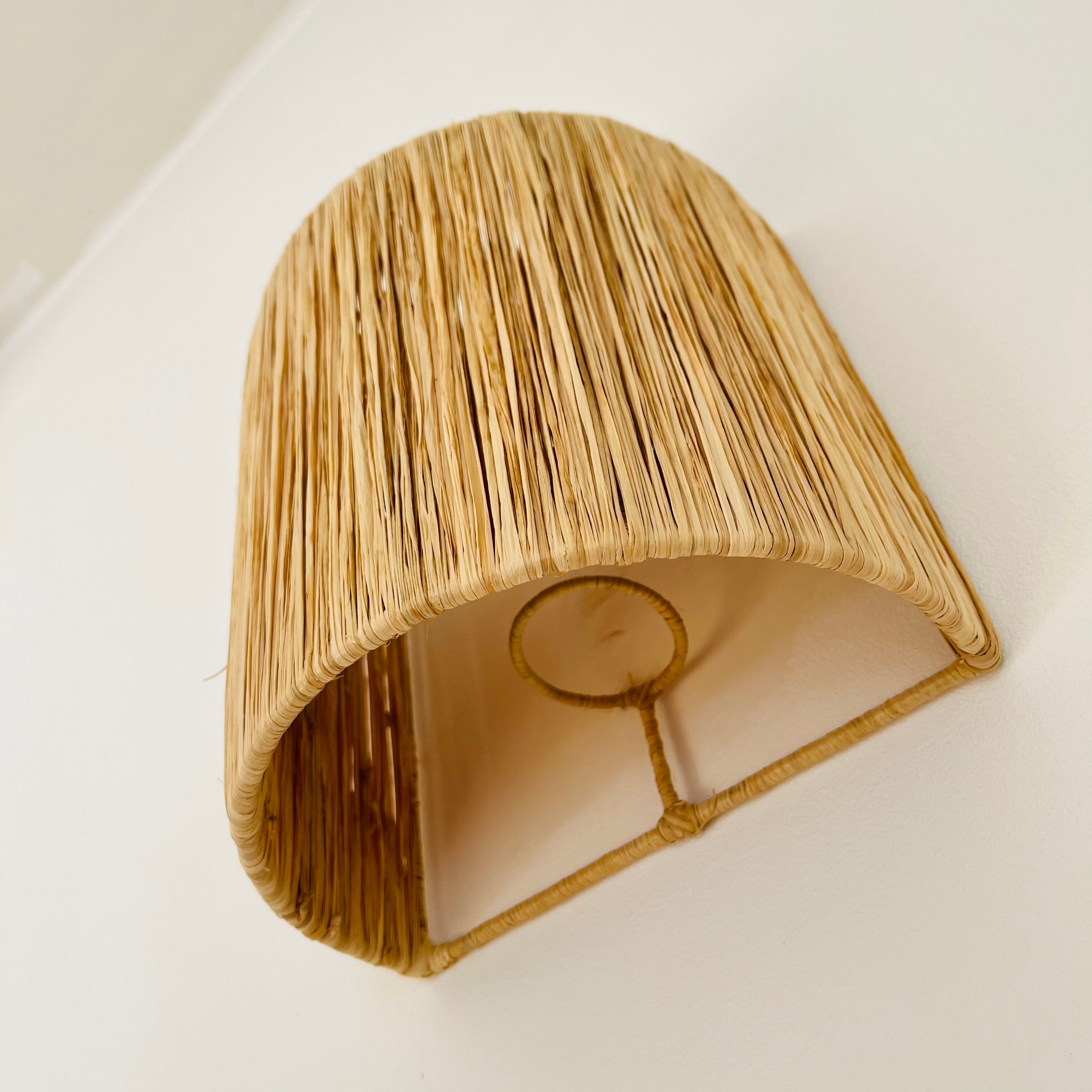 Raffia wall lamp
