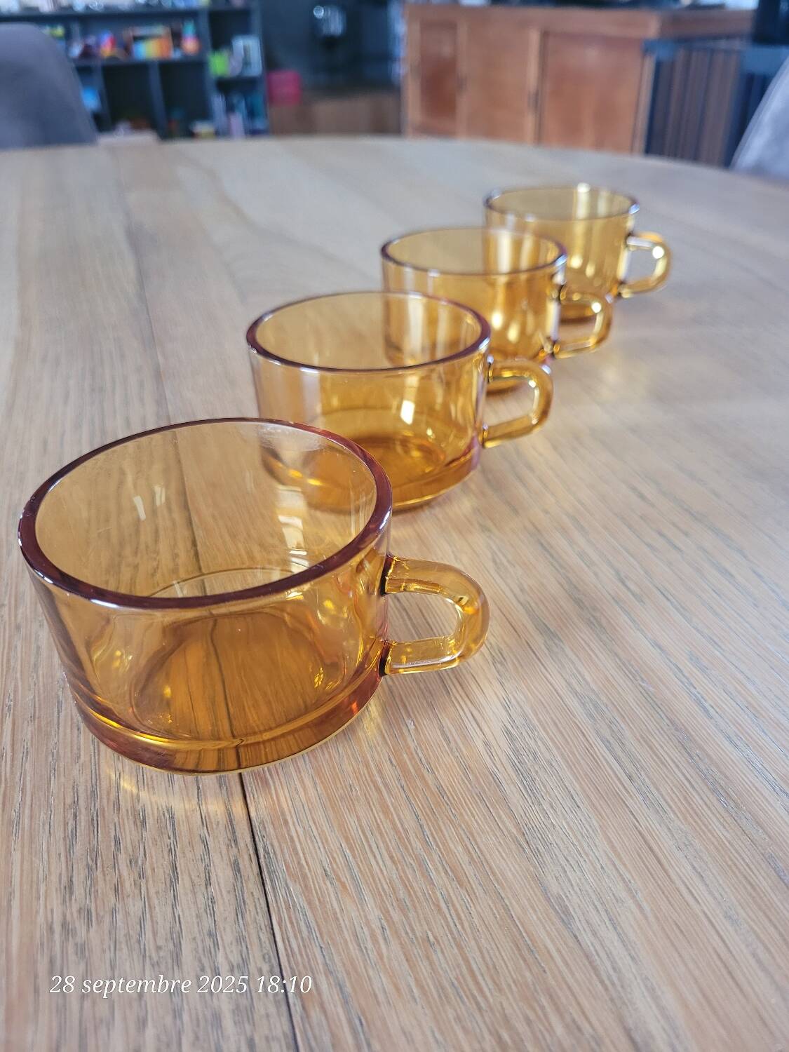 4 amber glass coffee cups