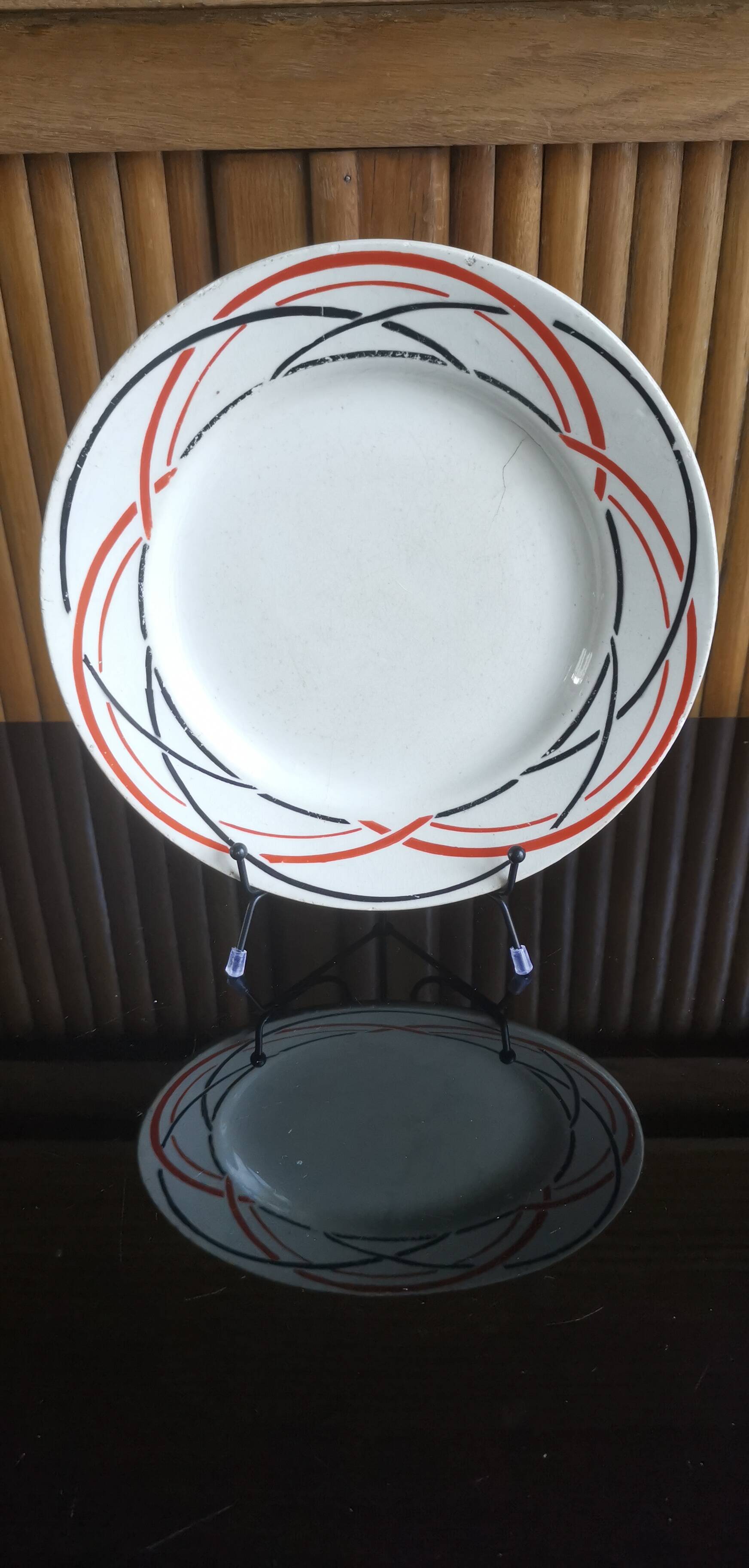 Old plate with geometric pattern Lunéville France