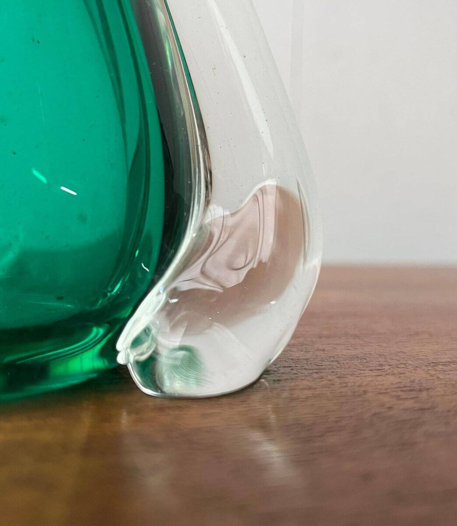 Mid-century Italian Murano glass table lamp from the 1950s.