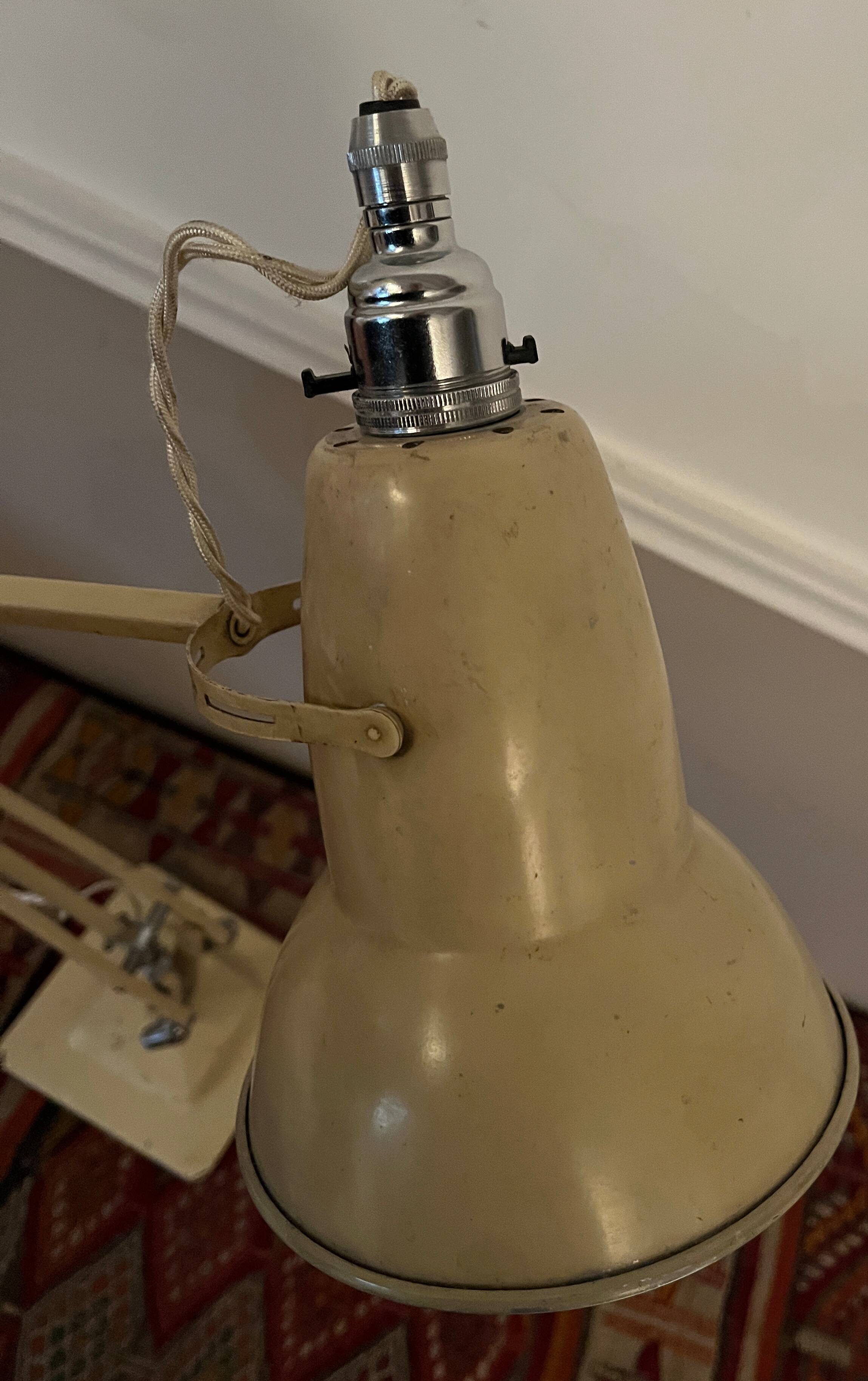 Lampe Anglepoise originale par Herbert & Sons vers 1930/40 couleur sable