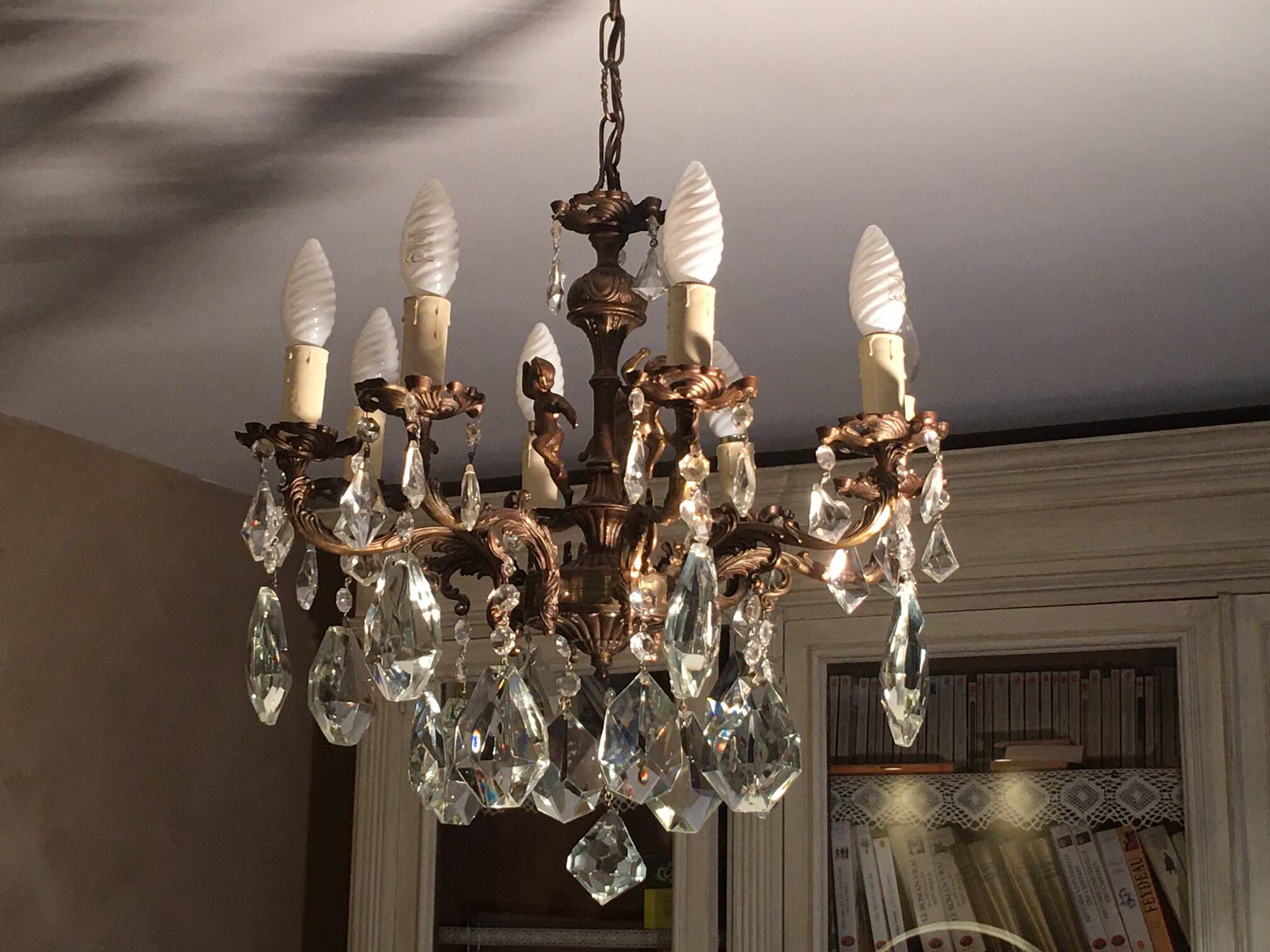 Chandelier with pendants adorned with cherubs - Perfect condition - 8 lights -