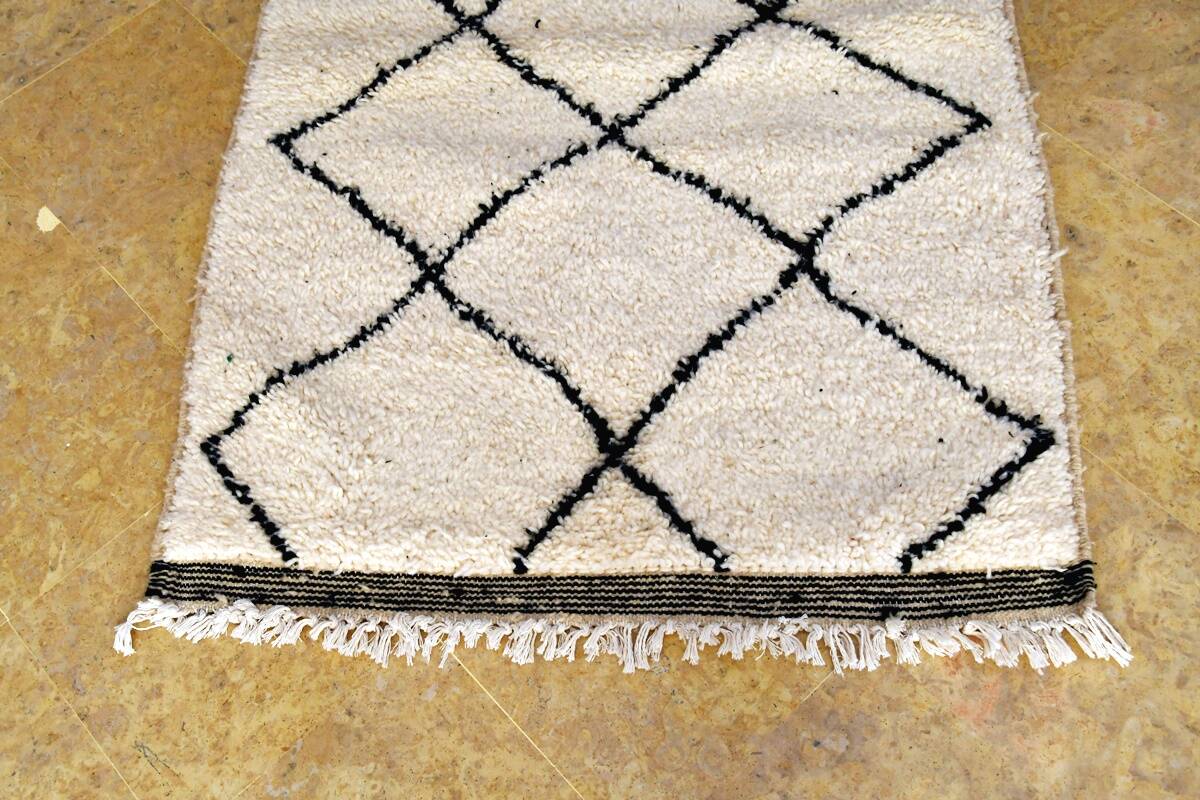 Beni Ouarain diamond rug New