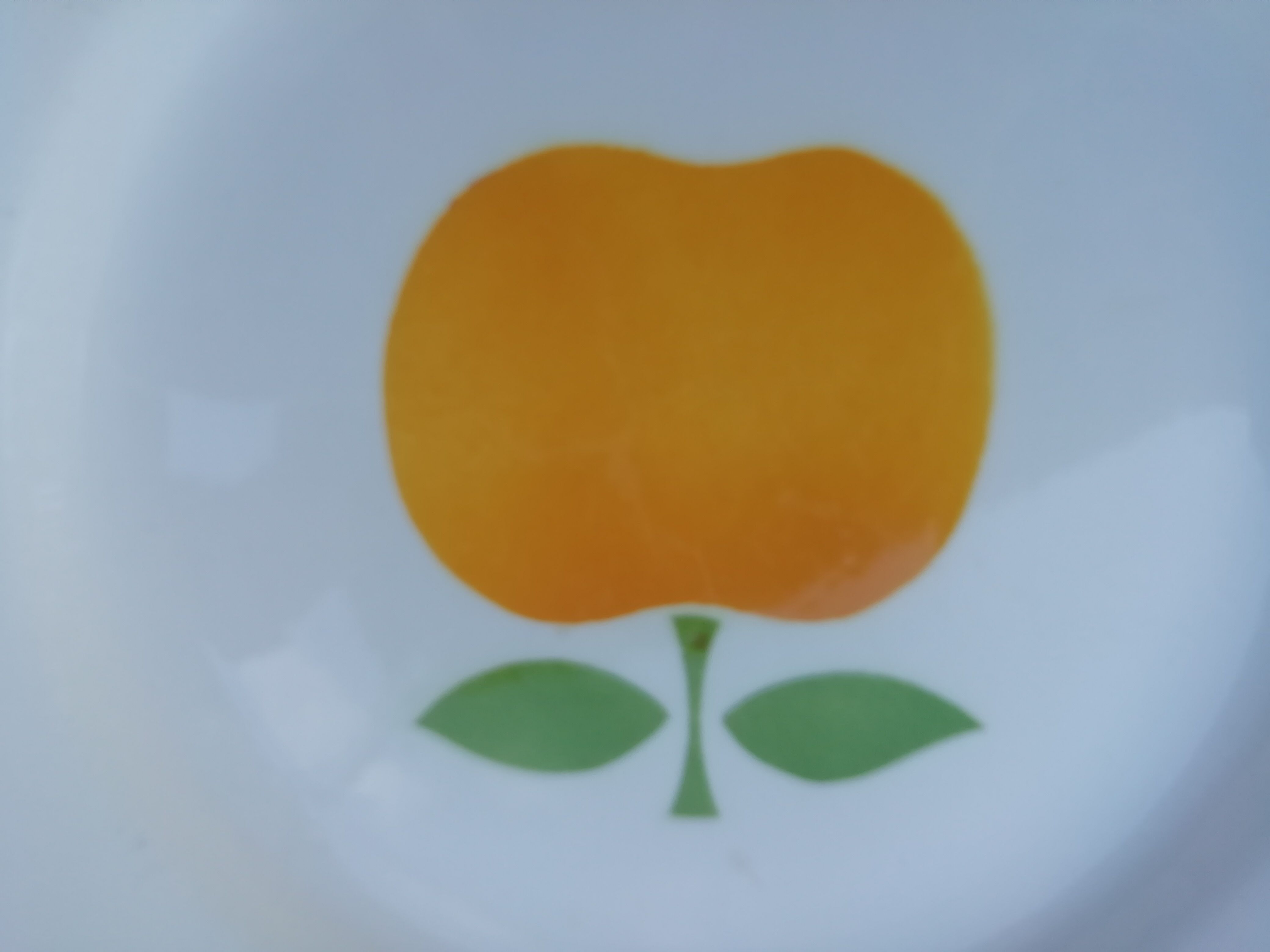 Round apple dish