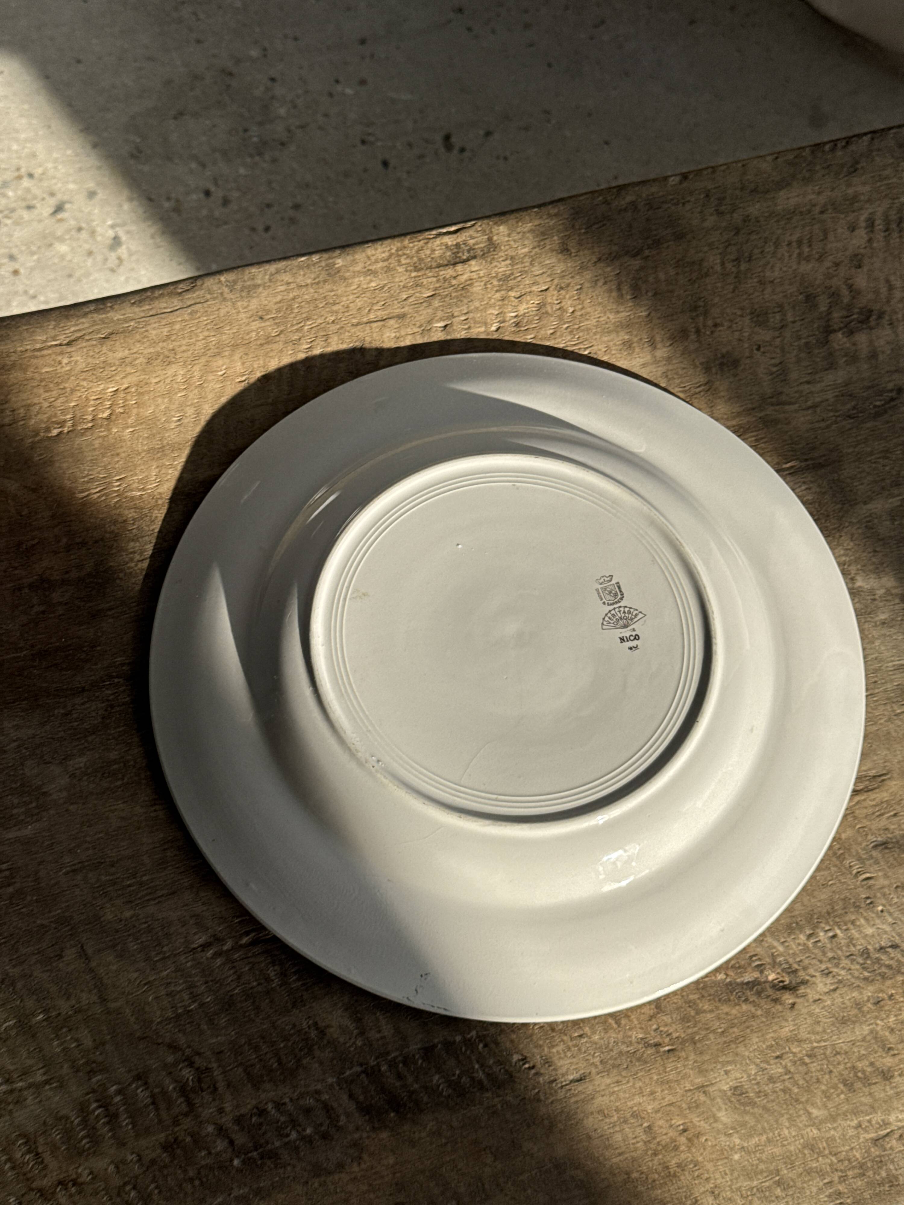 Circular plate model Nico gold Digoin Sarreguemines D30.5