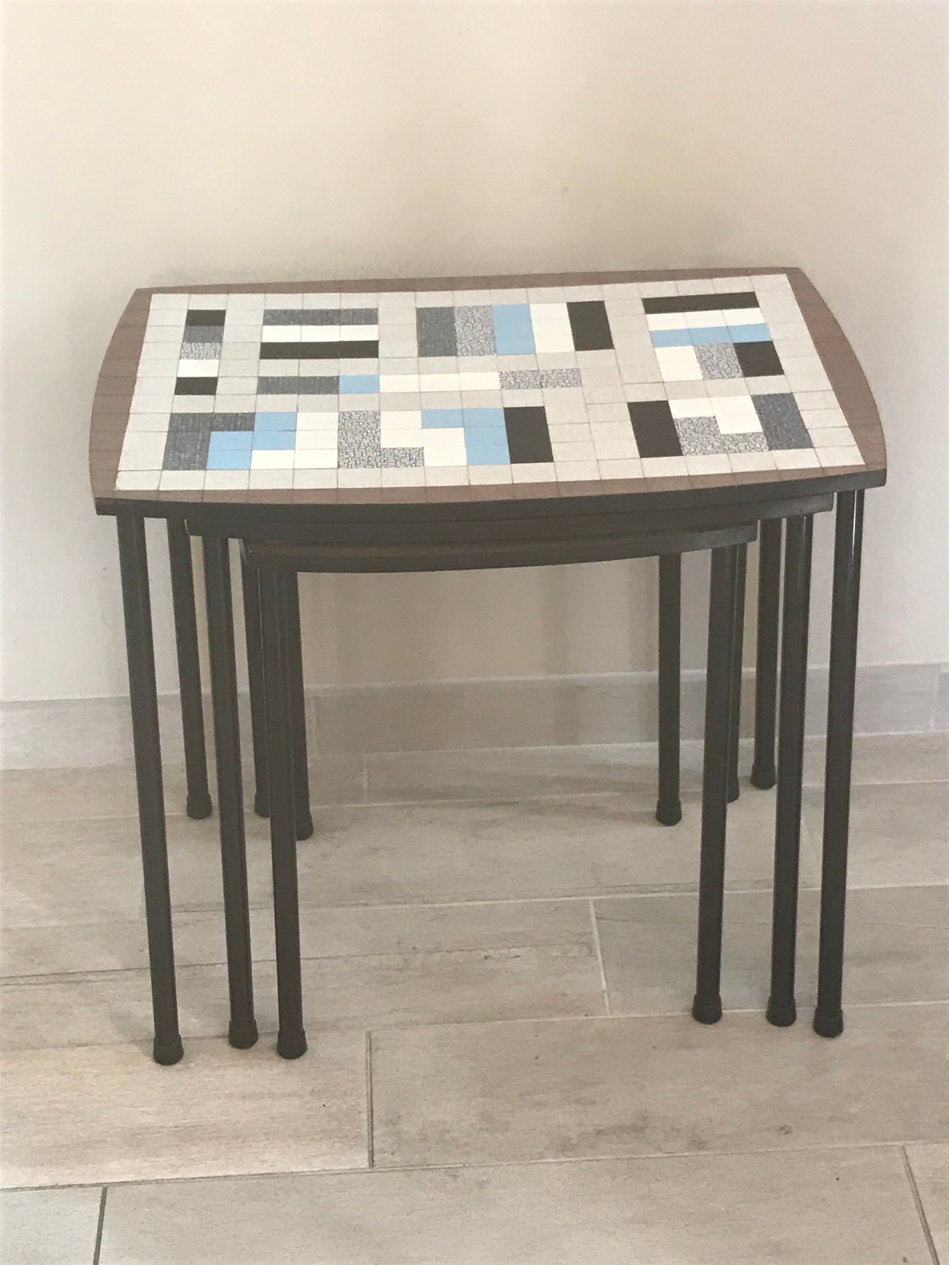 Pull-out tables vintage design annees 60