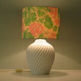 Table lamp in white ceramic, glazed and twisted