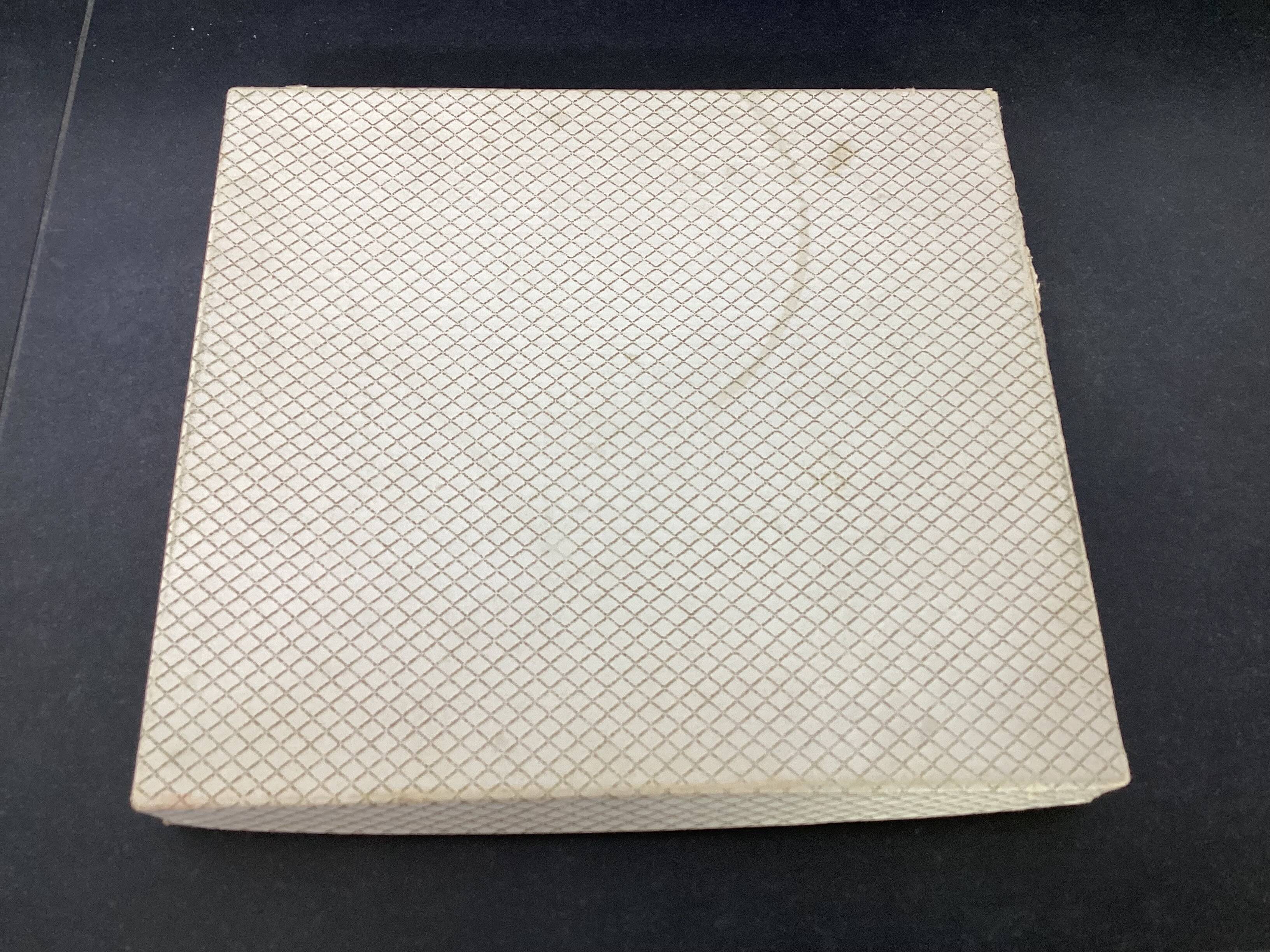 Plateau à fromage Verceram décor feuille, années 50