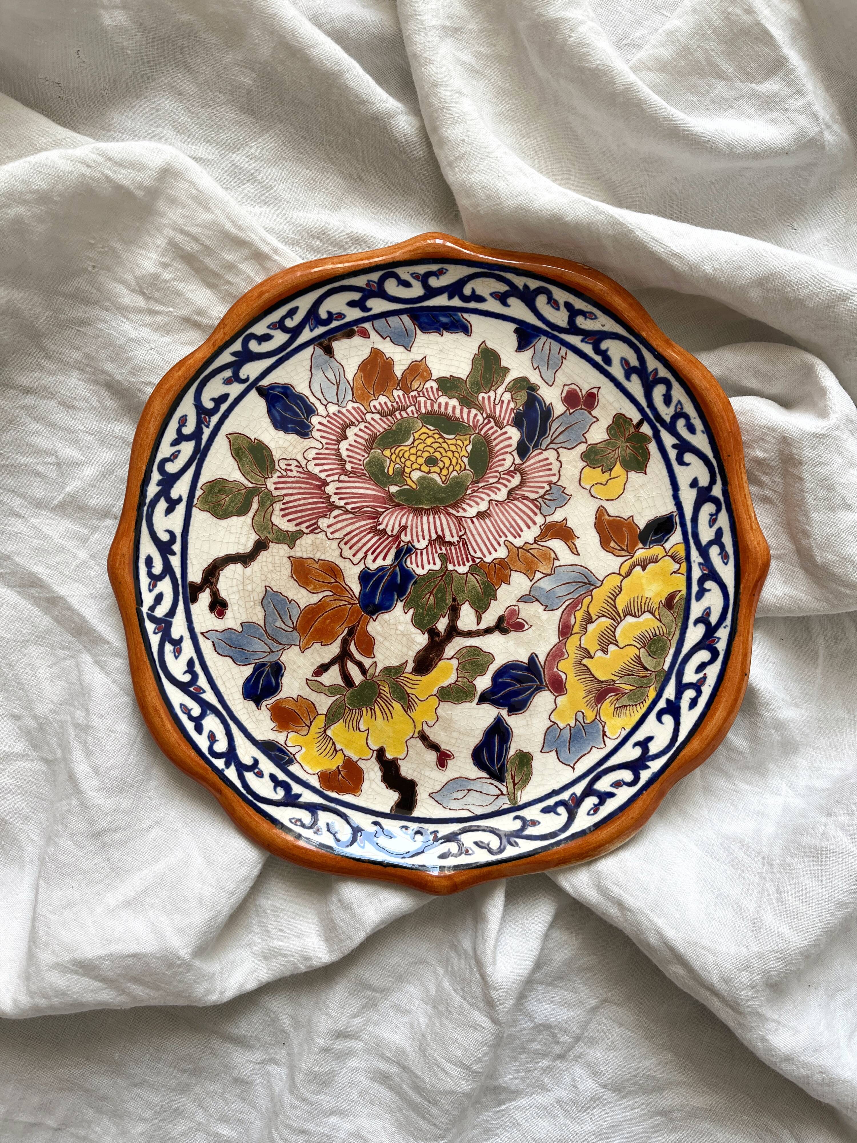 Gien earthenware plate with peony decoration