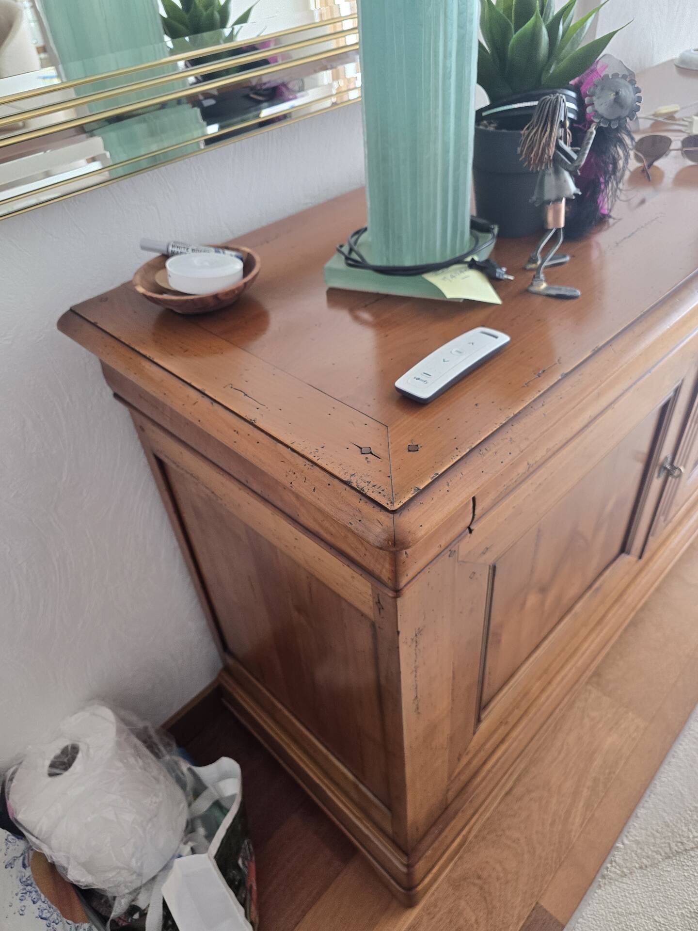 Low buffet in cherry wood.
