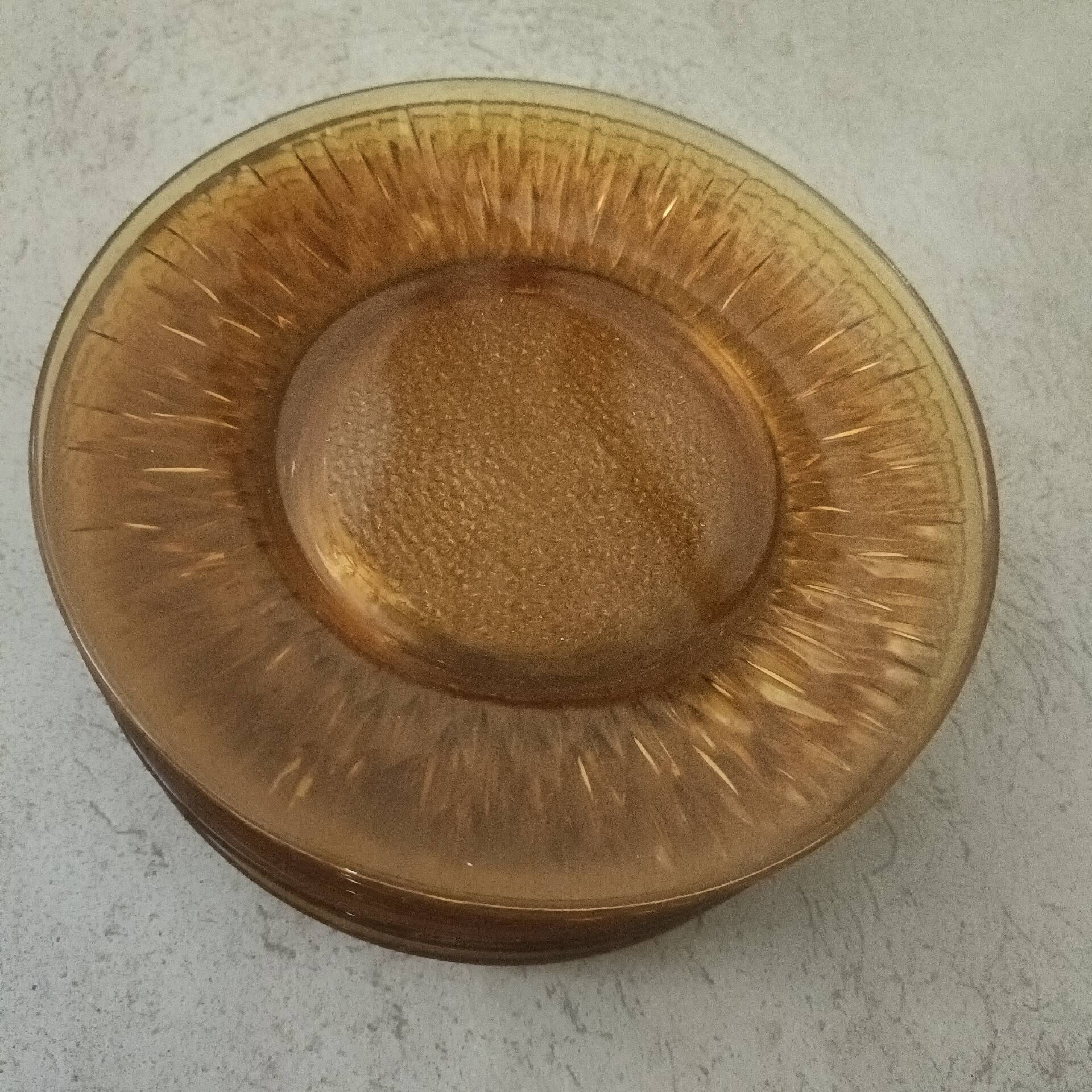 Twelve amber sunflower plates Vereco