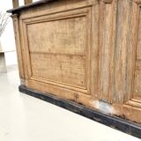 Grand Counter of Old Commerce in Pine