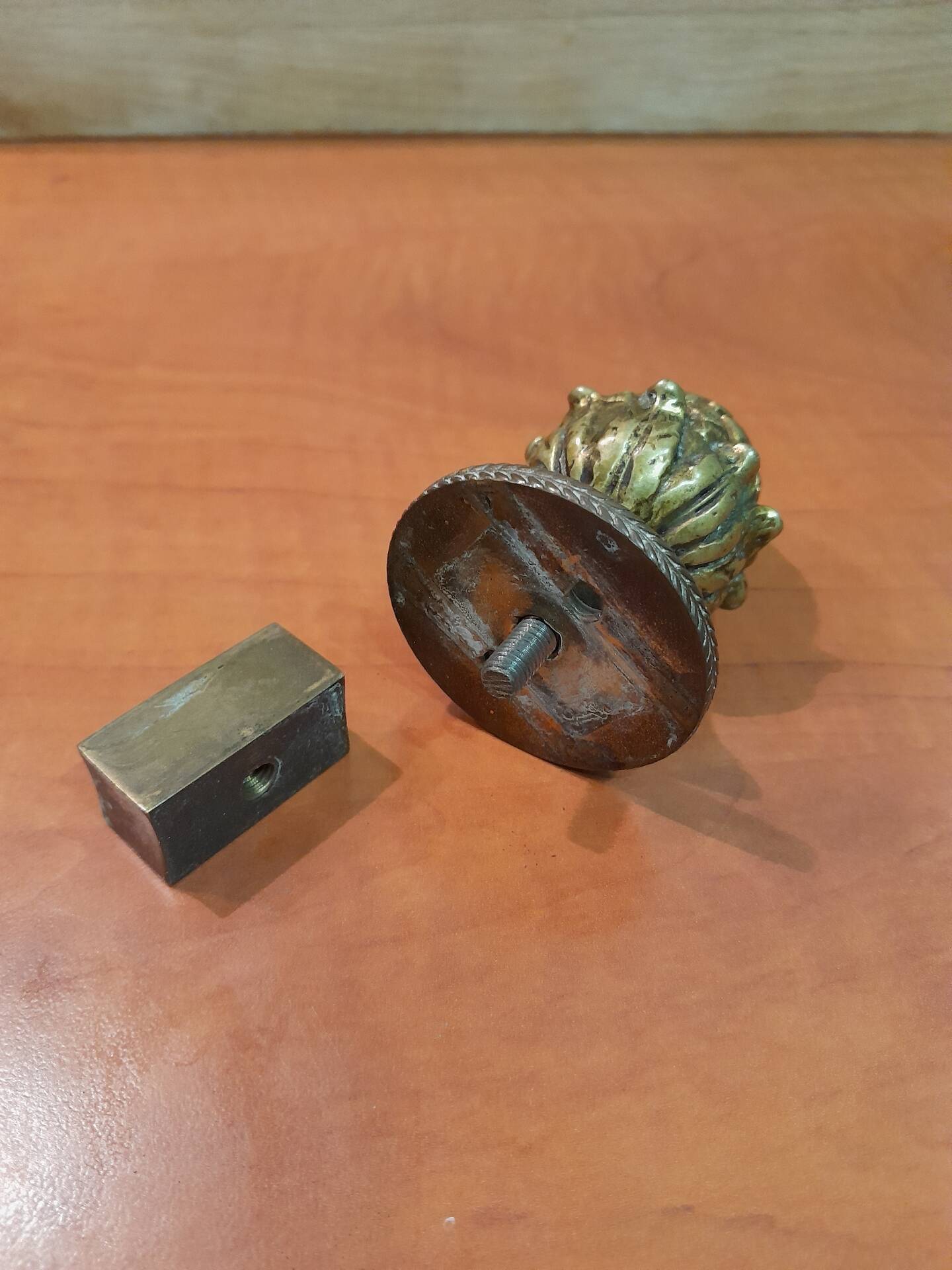 Door or antique furniture knob "Pine cone" in solid brass