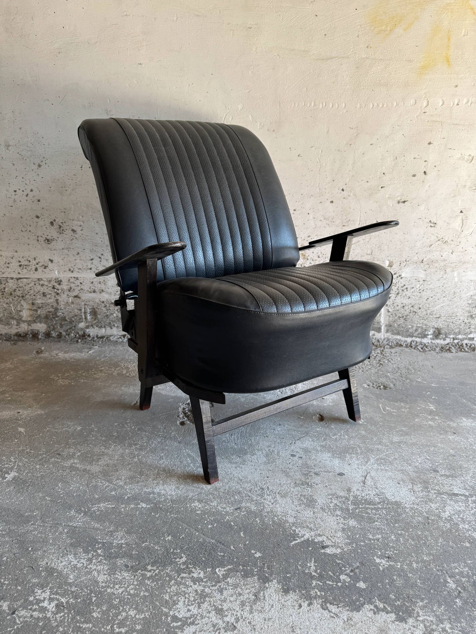 Siège de course vintage en simili cuir noir