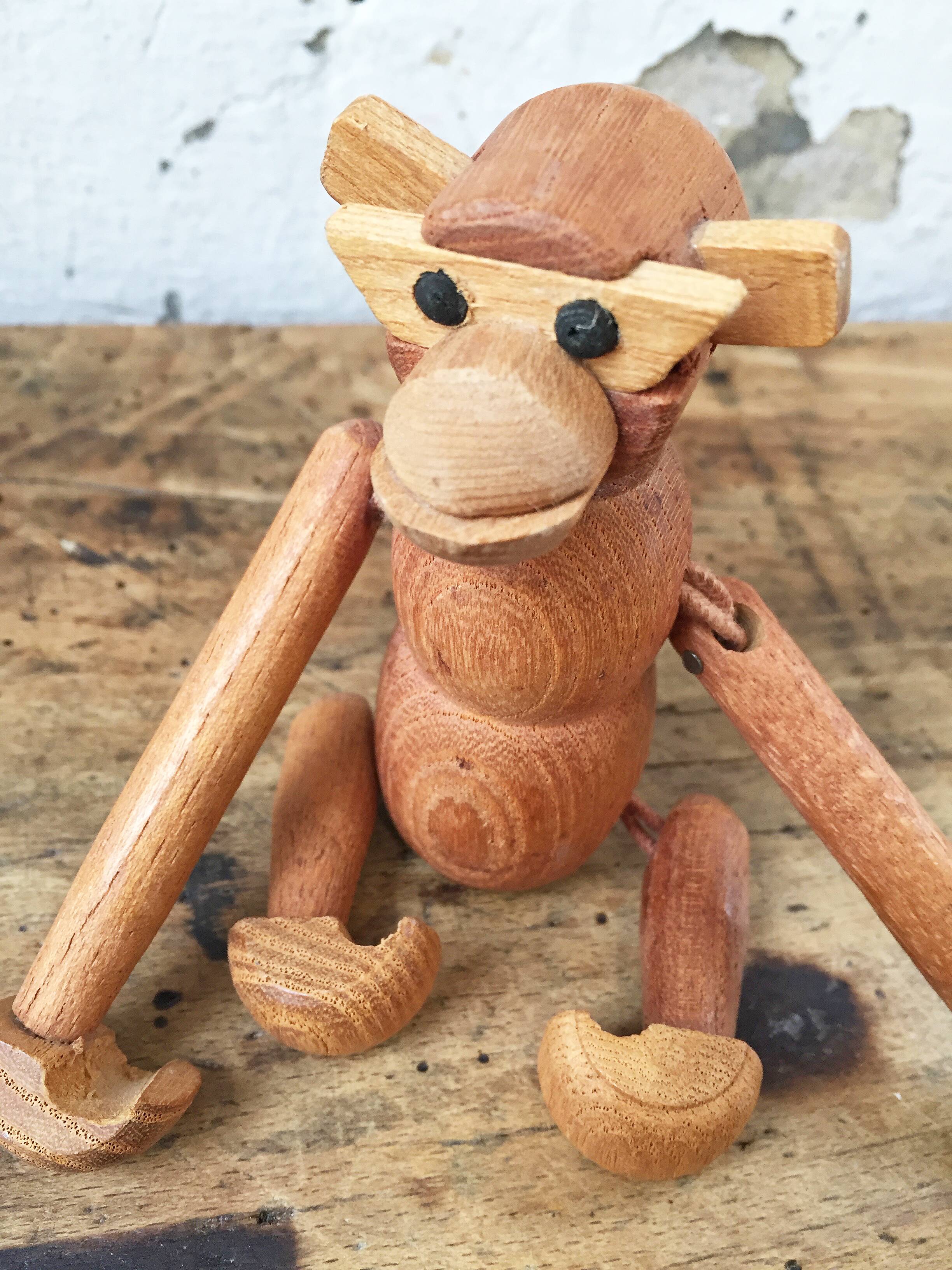 Monkey Zoo Line wood vintage