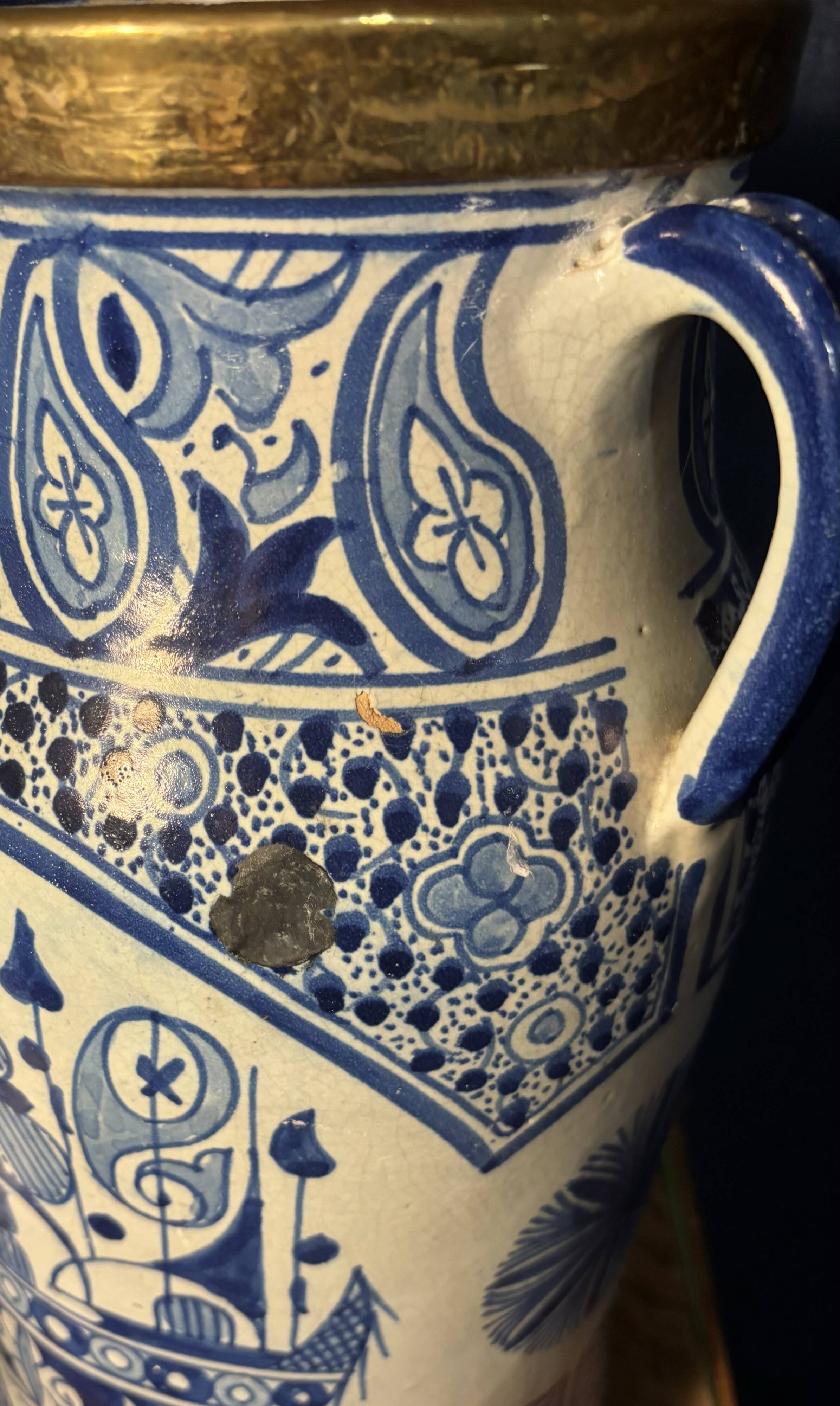 Vintage blue and white Chinese umbrella stand – 20th century H45cm