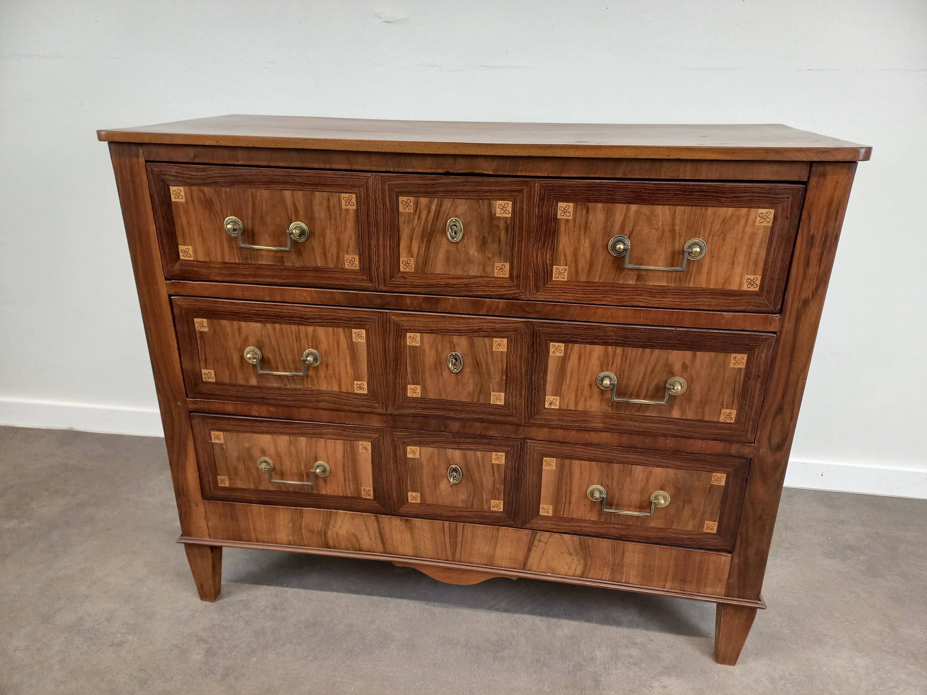 Commode de style Louis XVI