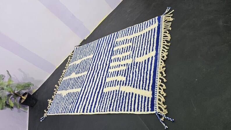 Custom-made Moroccan natural wool rug in pure wool, 2/3 m.