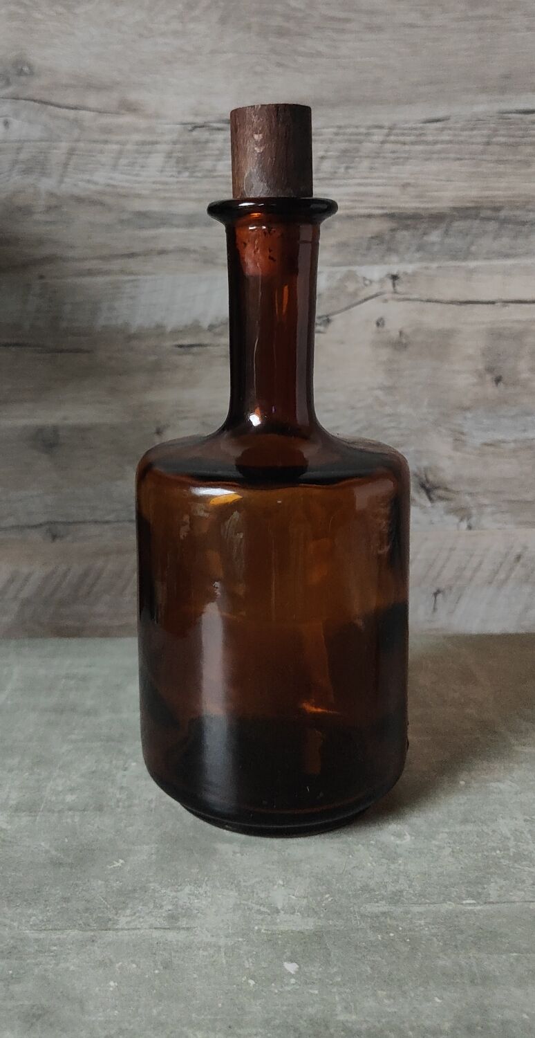 Amber glass bottle