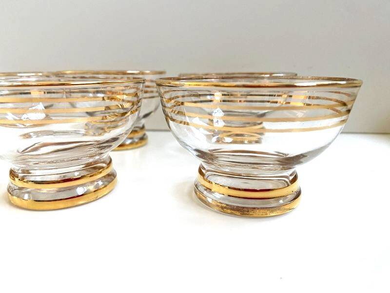 Set of 8 Glasses Coupes Bowls Champagne Alcohol Vintage Crystal Design