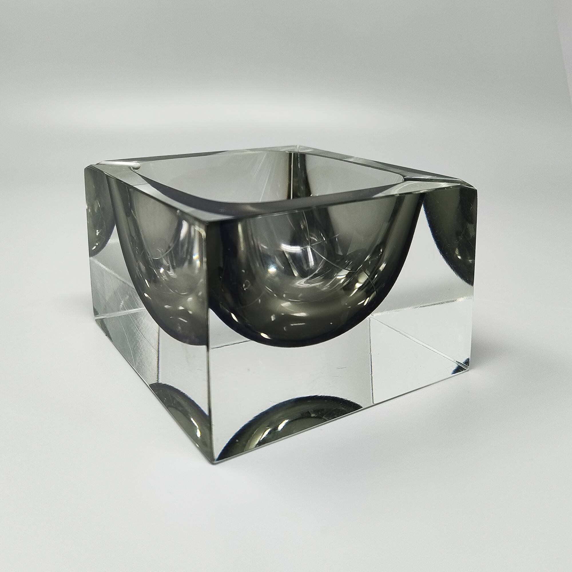 1960s Stunning grey ashtray or catchall by Flavio Poli for Seguso. Made in Italy