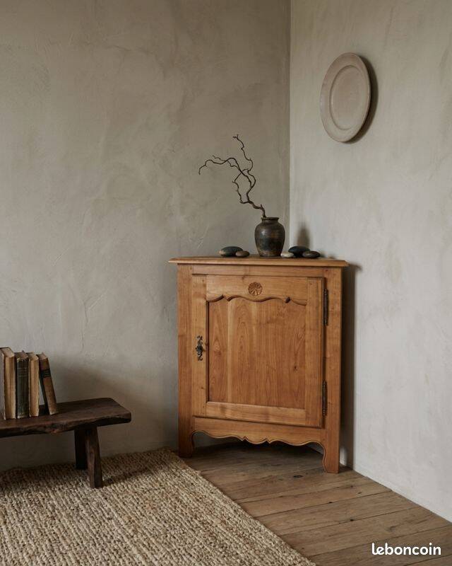 Charming corner furniture in solid wood