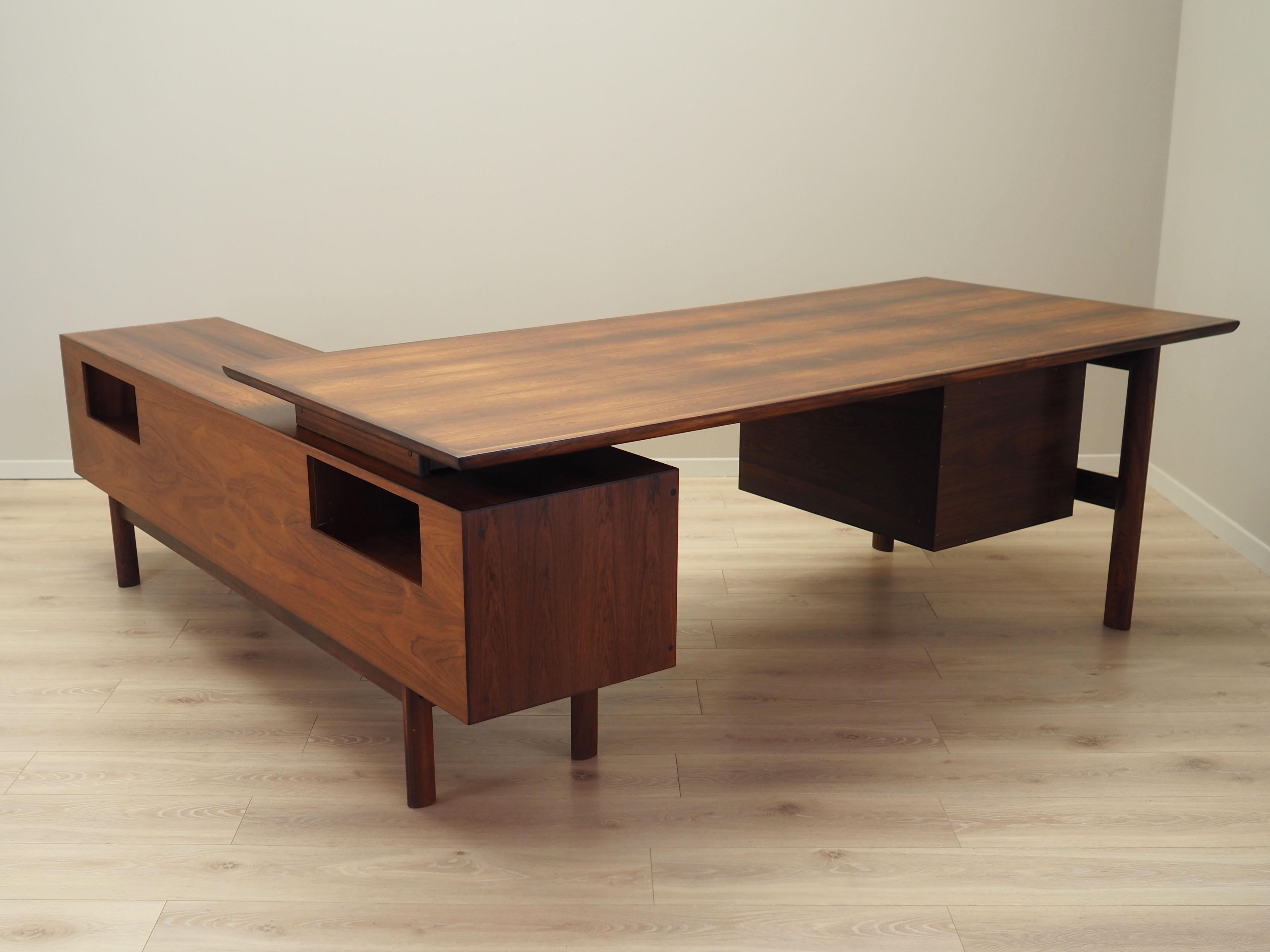 Rosewood desk by Arne Vodder, production Sibast 1960