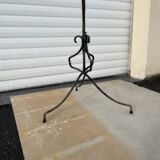 Tripod floor lamp