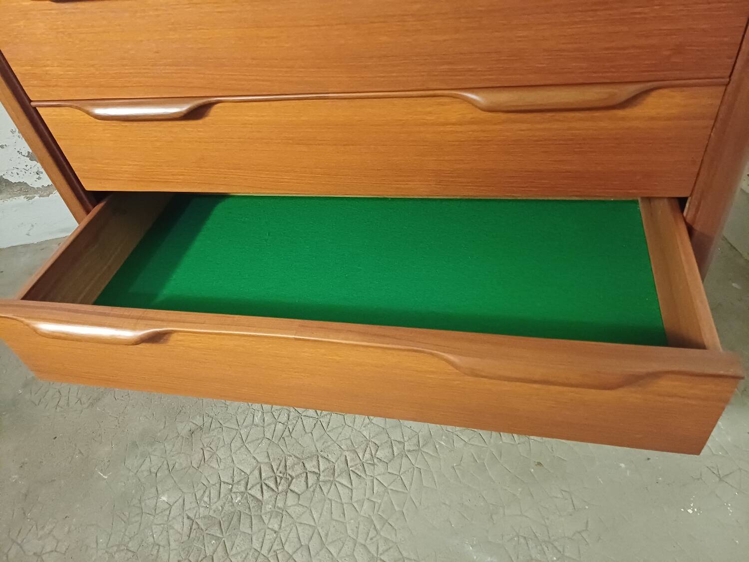 Commode scandinave en teck