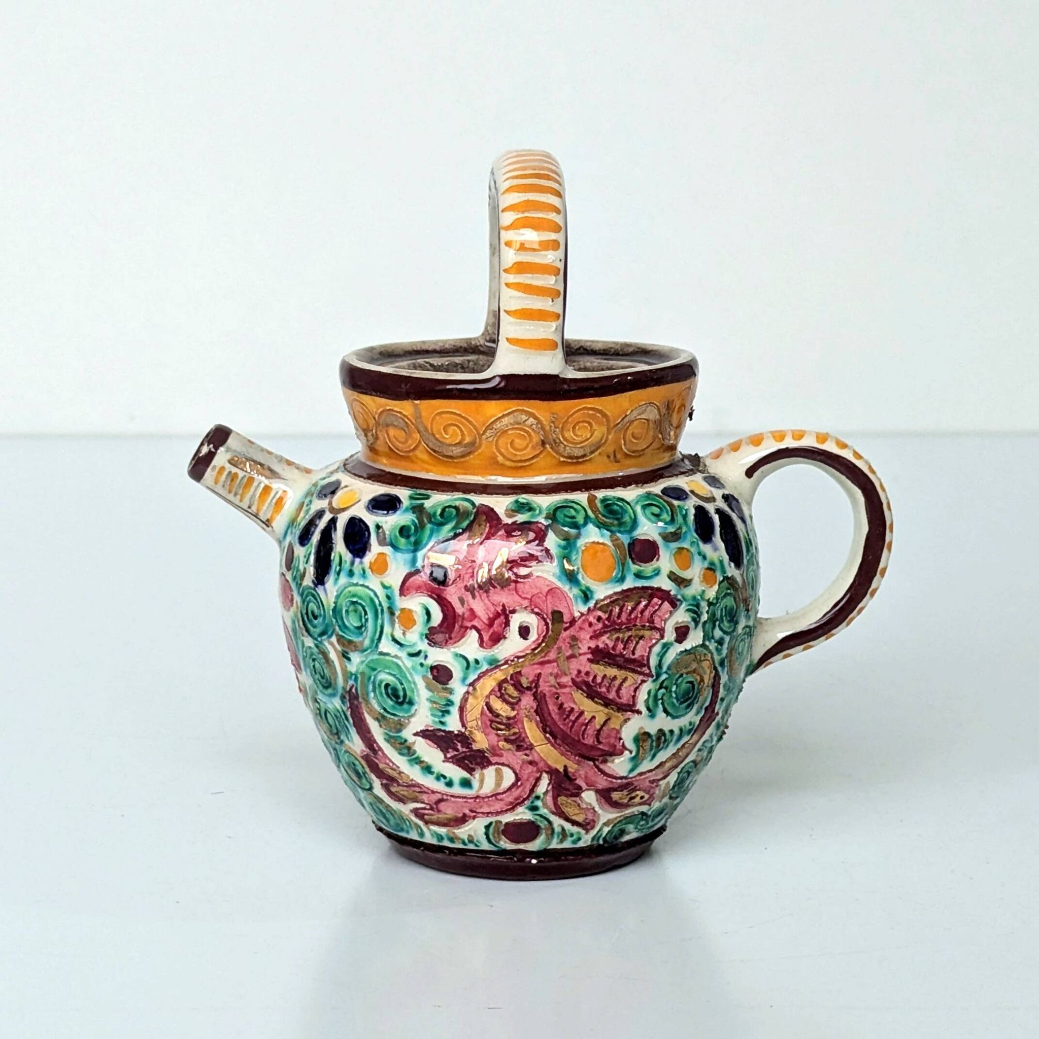 Cruche Pot Faïence - décor dragon - Motifs tourbillonnants et créatures fantastiques - Masse frères