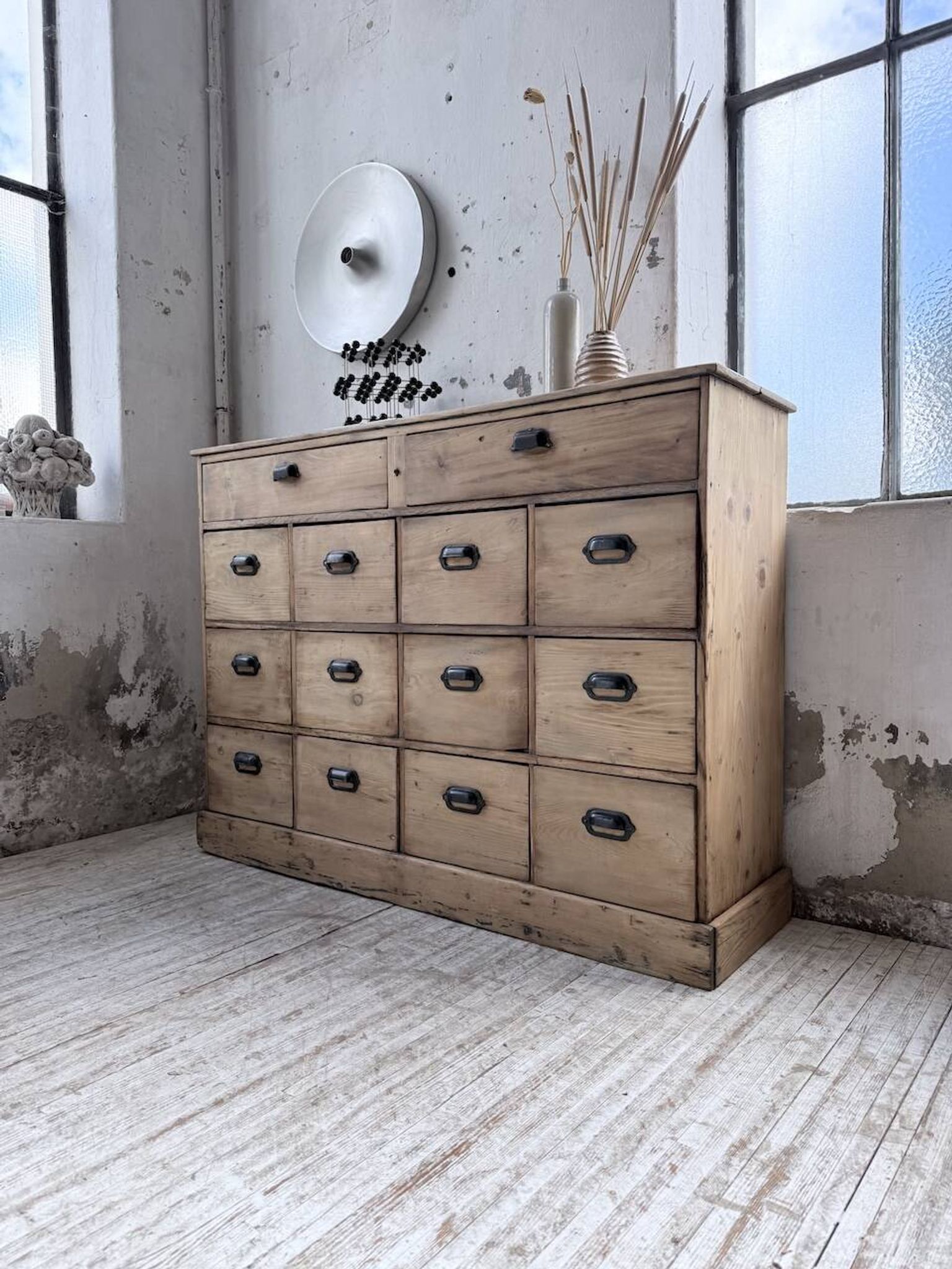 Meuble de métier pin à tiroirs 1950