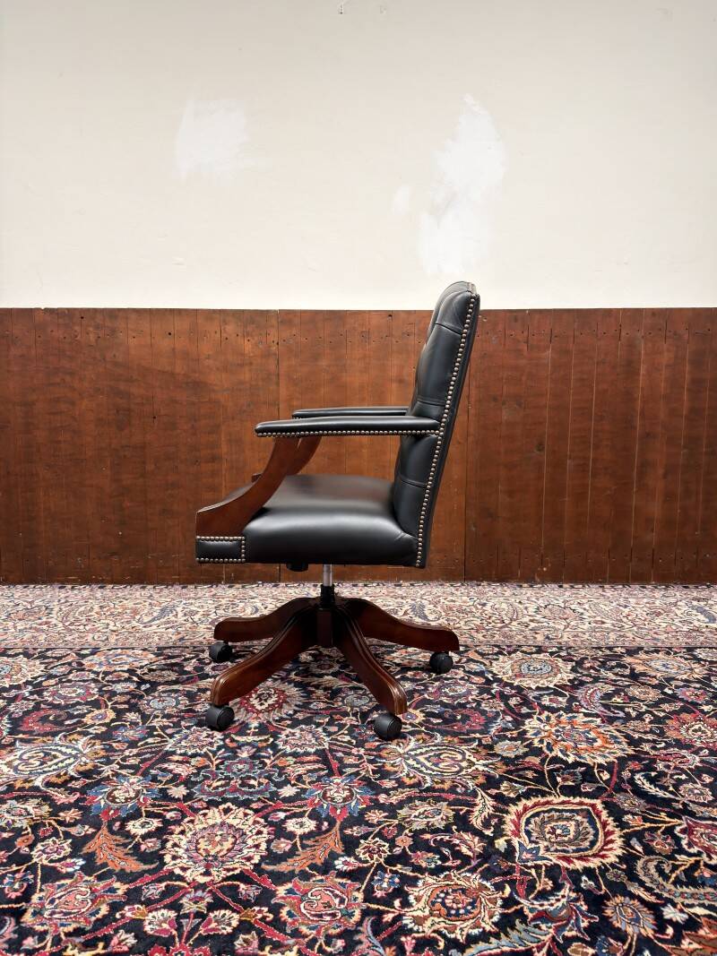Fauteuil président Chesterfield noir anglais