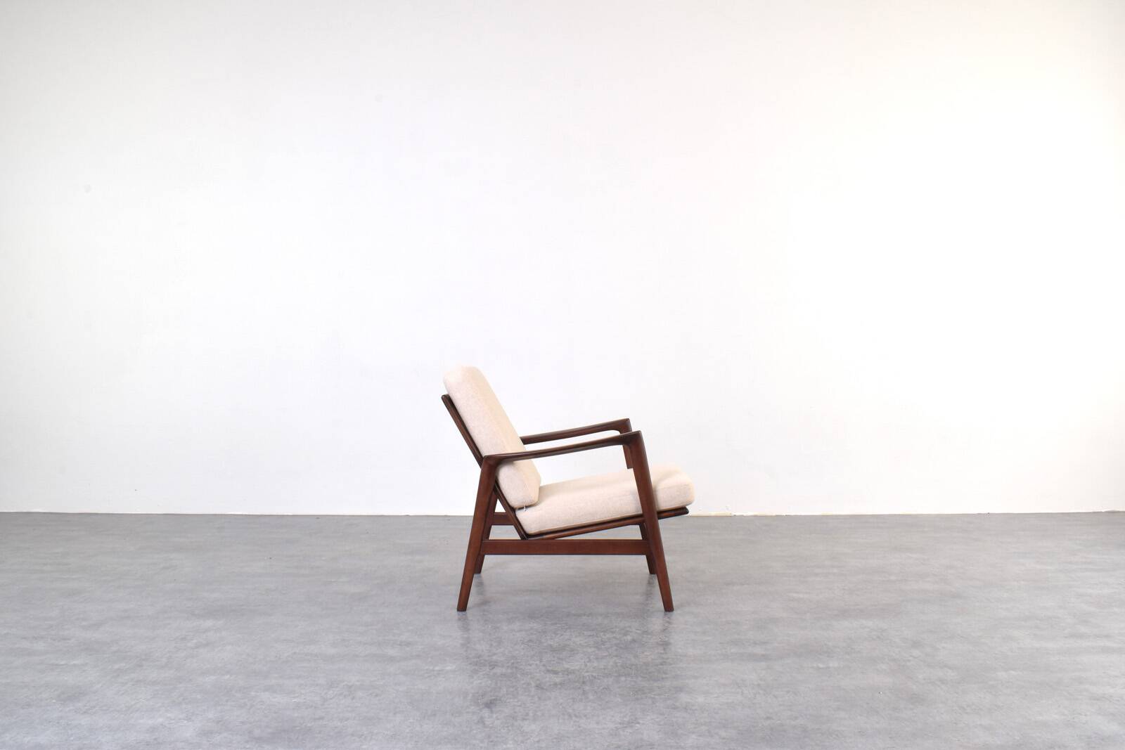 Mid-Century Stefan Lounge Chair, 1960s