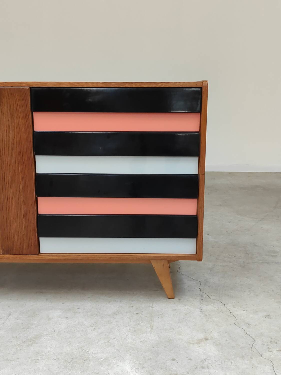 U-460 pink sideboard by Jiri Jiroutek for Interier Praha 60's