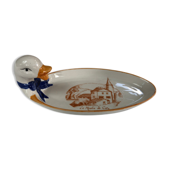 Duck-shaped bowl