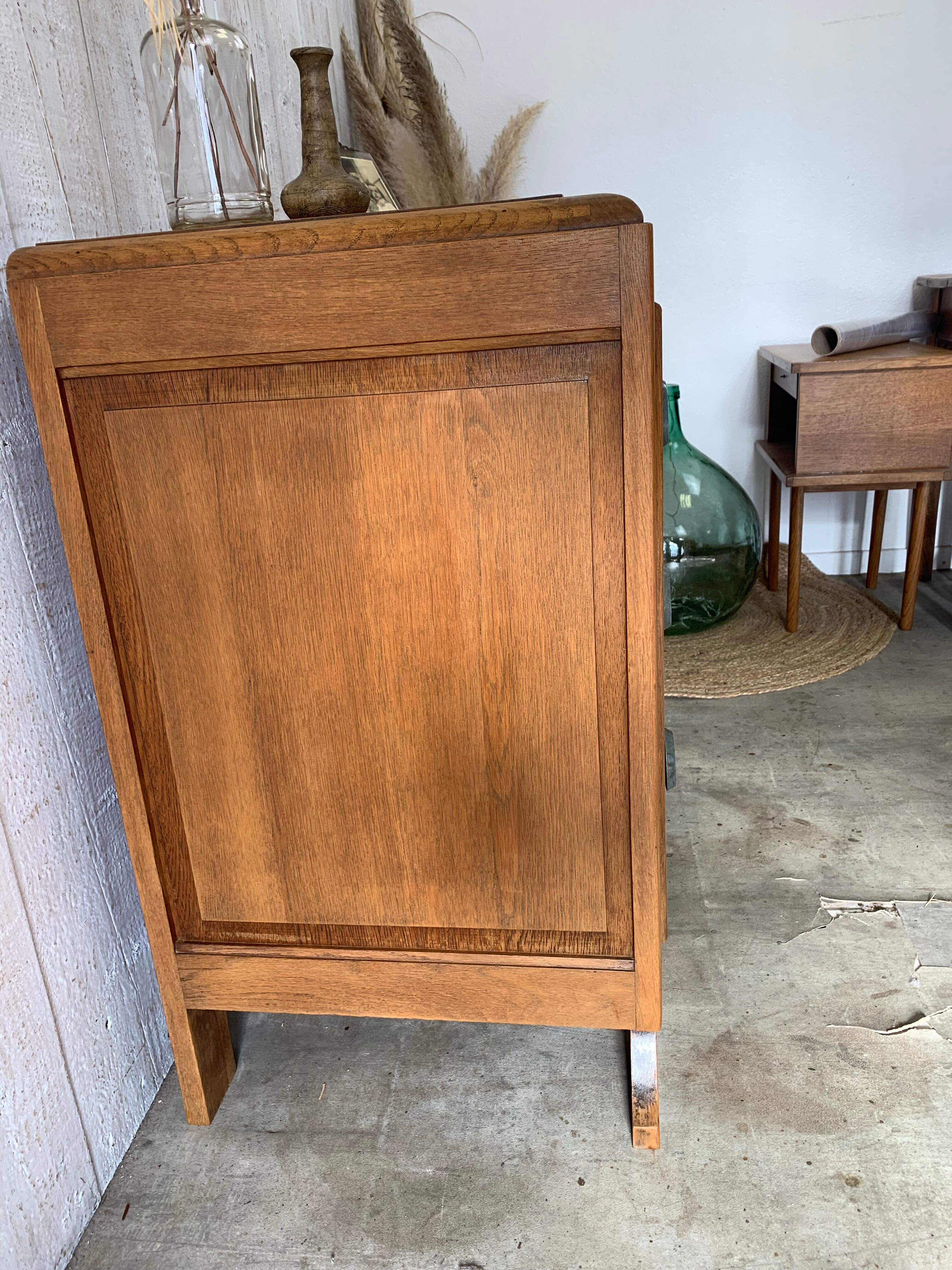 Commode "moustache" vintage