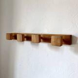 Wall-mounted coat rack with 4 wooden hooks