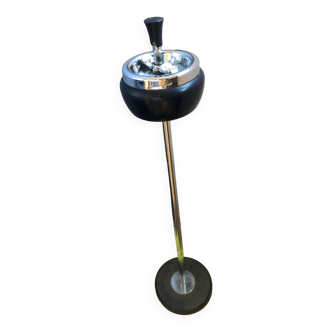 Standing ashtray