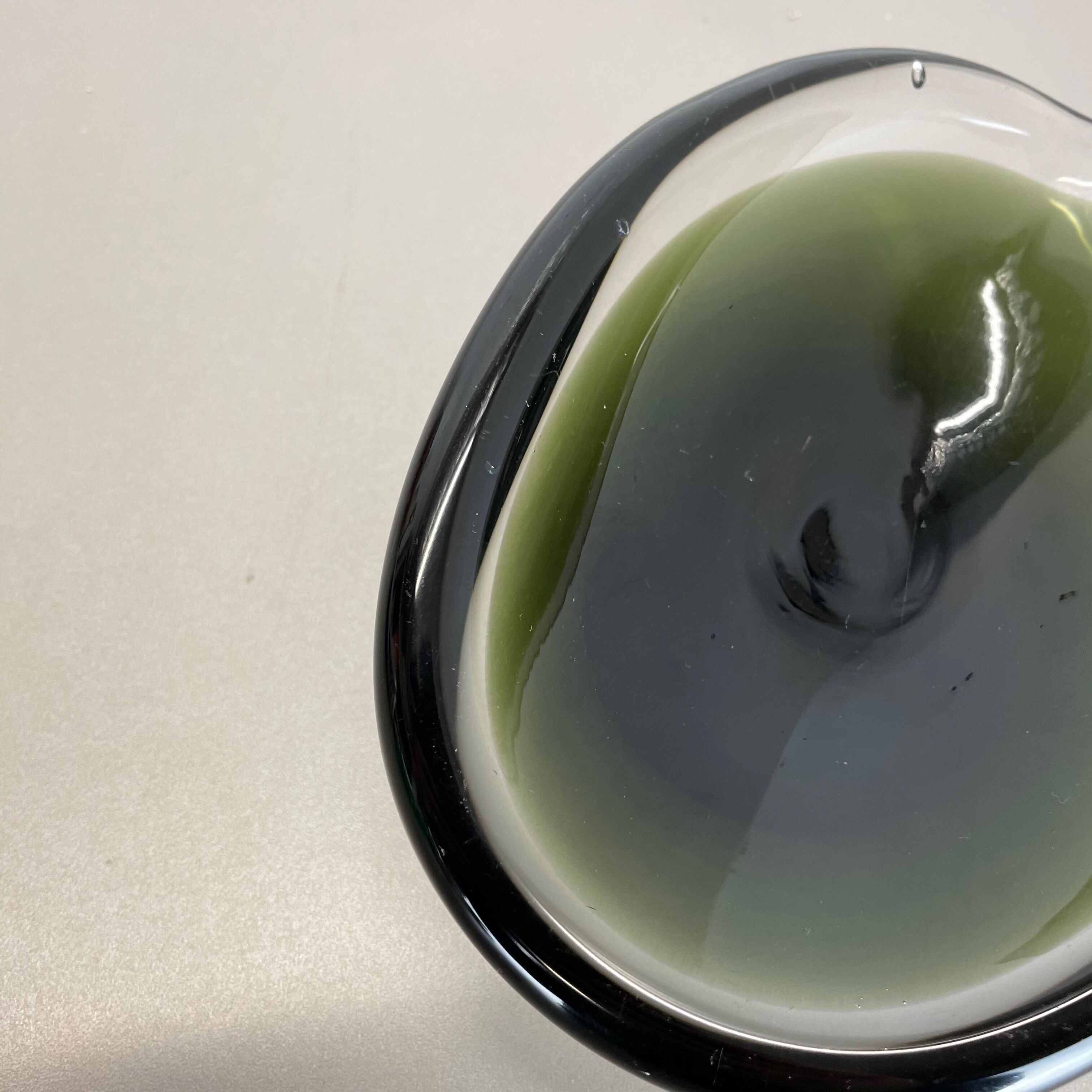 Large 1,5kg Murano Sculptural Glass Element Shell Ashtray Murano, Italy, 1970