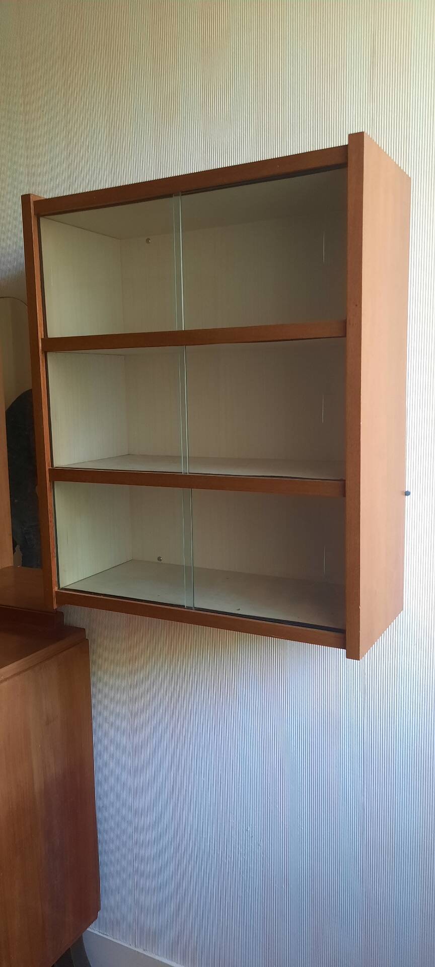 Set of 2 wall shelves