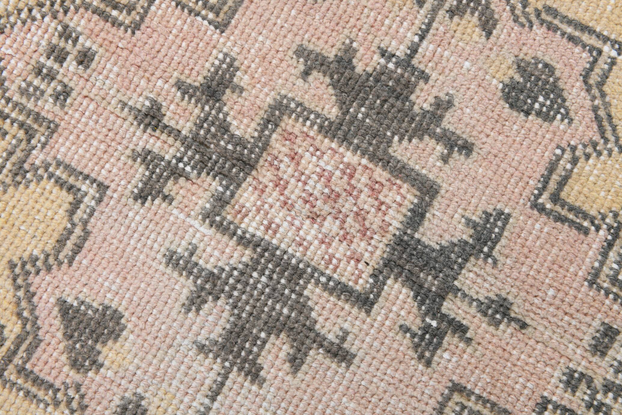 Turkish Red Cream Classic Pattern Vintage Rug, 127x215Cm